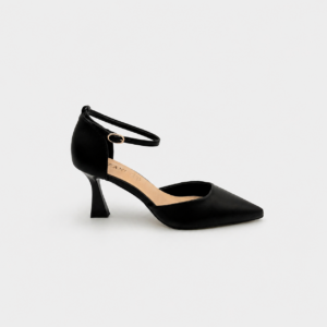 Czarne czółenka na obcasie typu flare heel